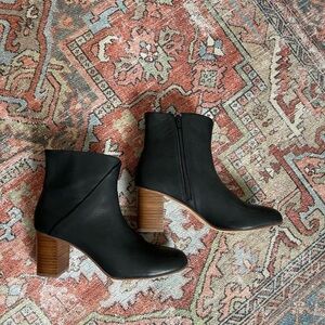 Soludos Mid heel Venetian booties
